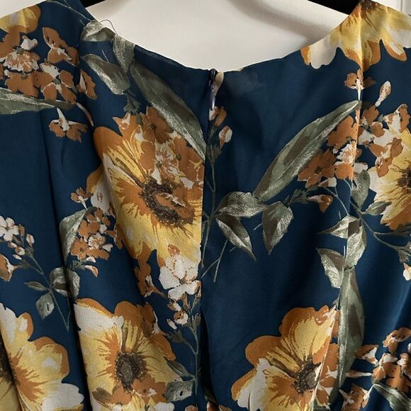 NWOT - Women’s Blue Floral Short Sleeve Midi Dress with Elastic Waistband-Size S - Picture 7 of 9
